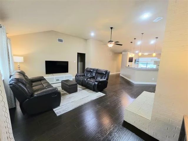 213 Springridge Lane, Euless, TX 76039