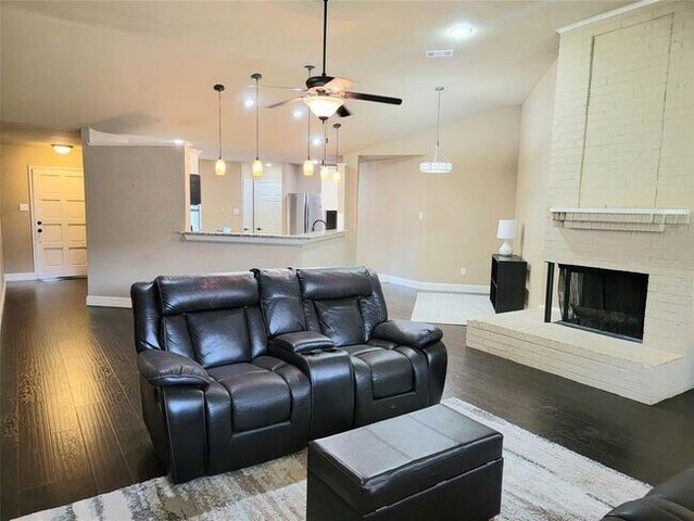 213 Springridge Lane, Euless, TX 76039