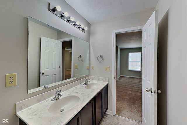 6401 Enclave Boulevard, Greenwood, IN 46143