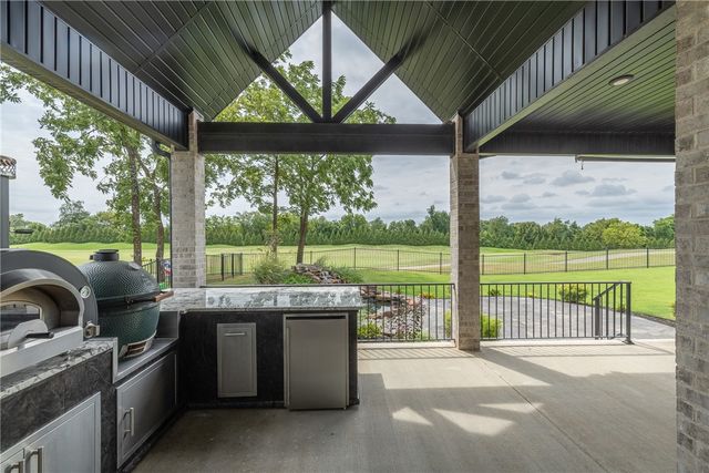 4302 S Exeter Drive, Rogers, AR 72758