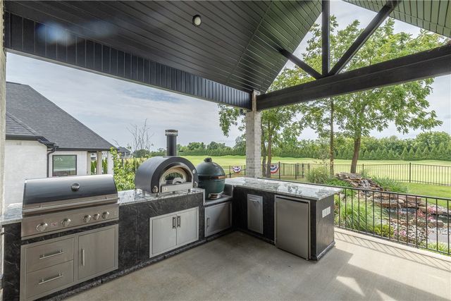 4302 S Exeter Drive, Rogers, AR 72758