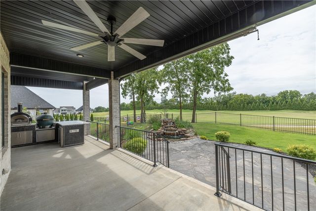 4302 S Exeter Drive, Rogers, AR 72758