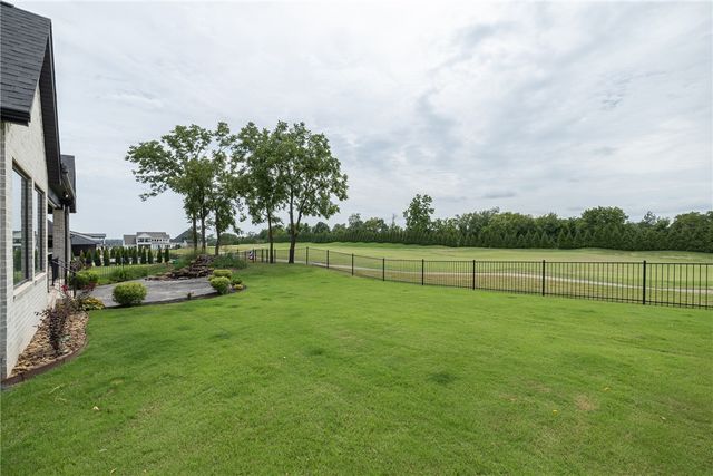 4302 S Exeter Drive, Rogers, AR 72758