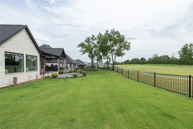 4302 S Exeter Drive, Rogers, AR 72758