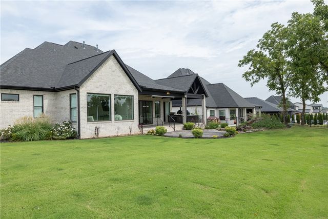 4302 S Exeter Drive, Rogers, AR 72758