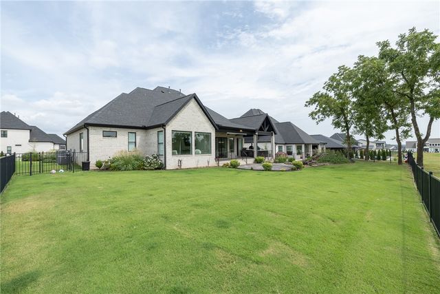 4302 S Exeter Drive, Rogers, AR 72758