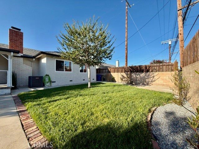 23130 Hartland, West Hills, CA 91307