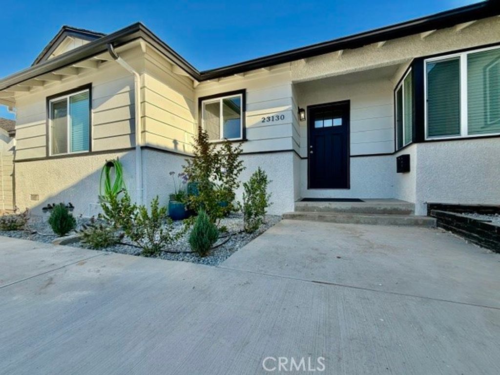 23130 Hartland, West Hills, CA 91307