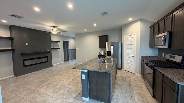 7518 Cynomys Court, Rosharon, TX 77583