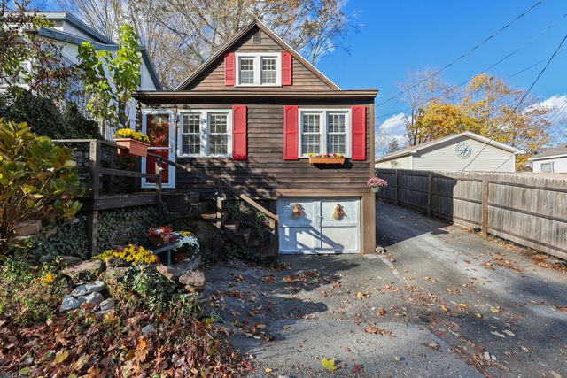 18 Lake Boulevard, East Hampton, CT 06424