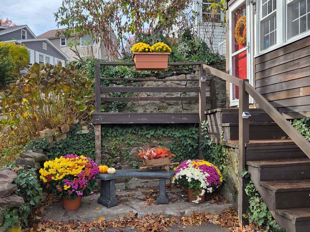 18 Lake Boulevard, East Hampton, CT 06424