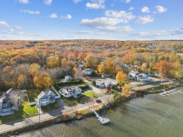 18 Lake Boulevard, East Hampton, CT 06424