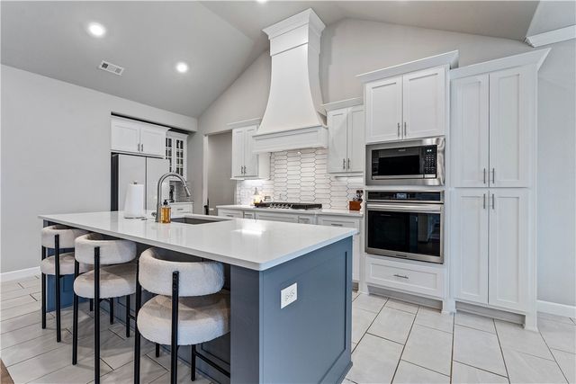 1320 Paragon, Centerton, AR 72719