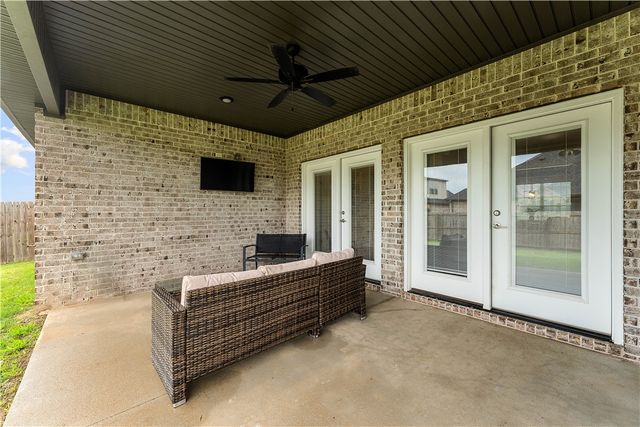 1320 Paragon, Centerton, AR 72719
