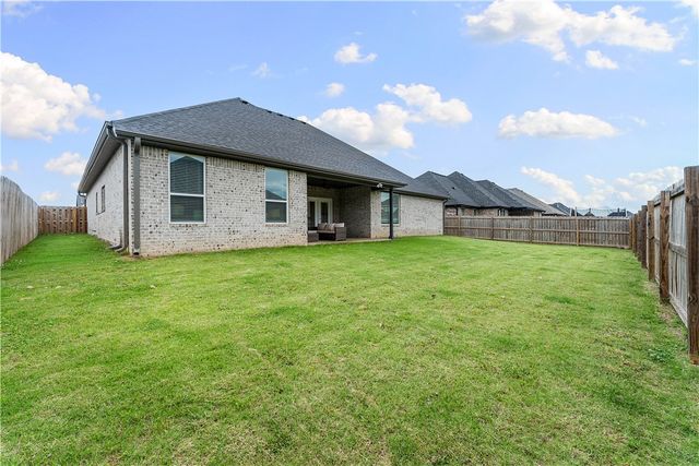 1320 Paragon, Centerton, AR 72719