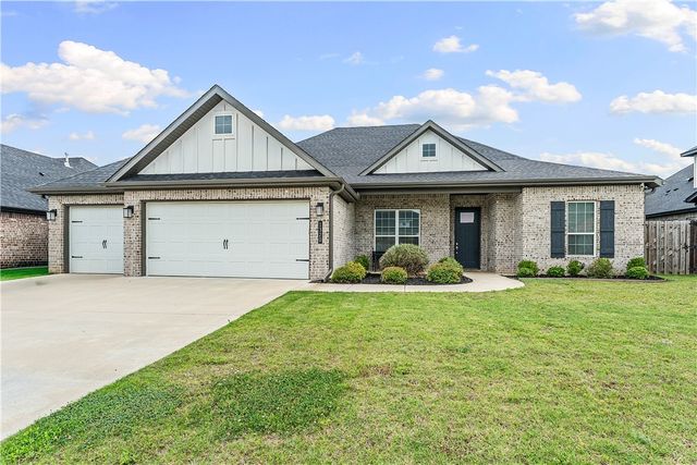 1320 Paragon, Centerton, AR 72719