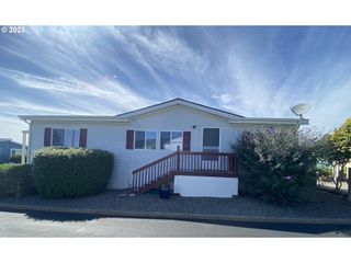 98042 W BENHAM Ln 15, Brookings, OR 97415