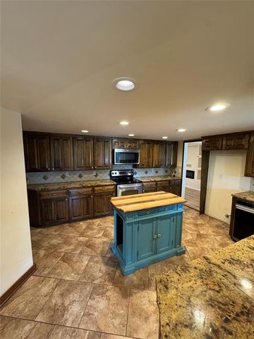11124 Blue Stem Drive, Oklahoma City, OK 73162