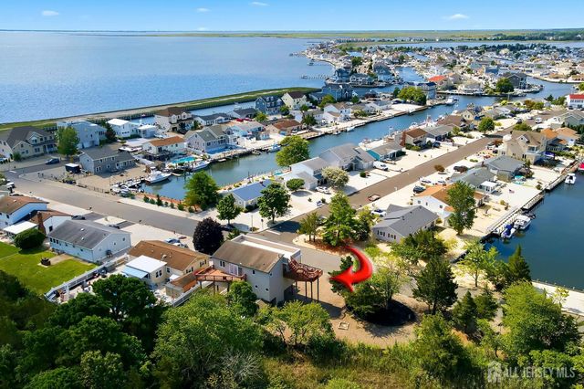 369 tuscarora Avenue, Ocean Twp, NJ 08758