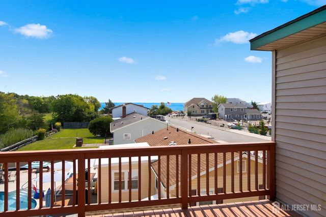 369 tuscarora Avenue, Ocean Twp, NJ 08758