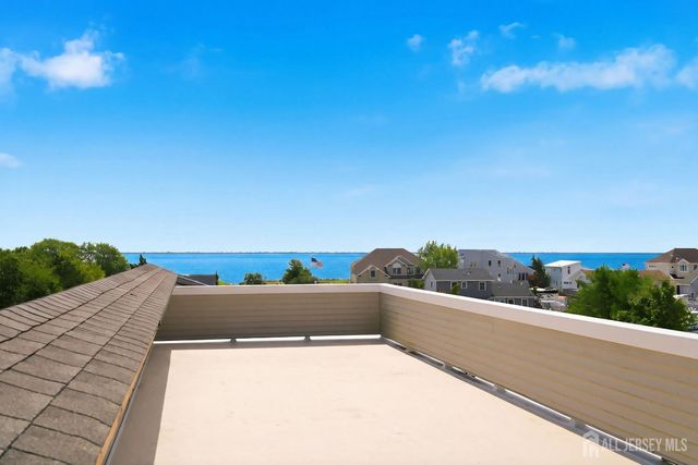 369 tuscarora Avenue, Ocean Twp, NJ 08758