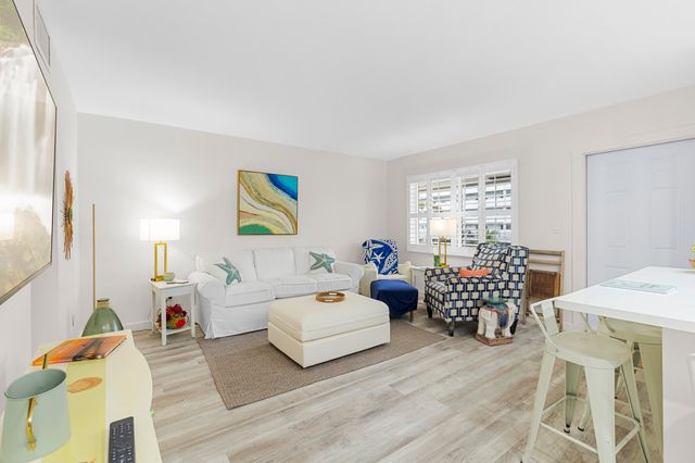 1907 NE 4TH Street 6, Deerfield Beach, FL 33441