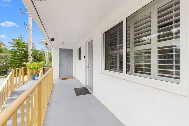 1907 NE 4TH Street 6, Deerfield Beach, FL 33441