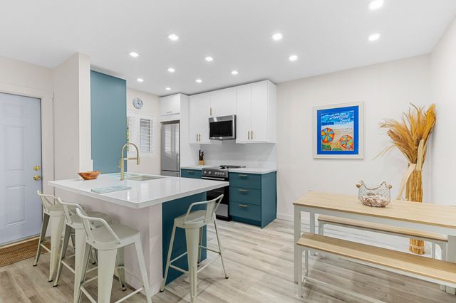 1907 NE 4TH Street 6, Deerfield Beach, FL 33441