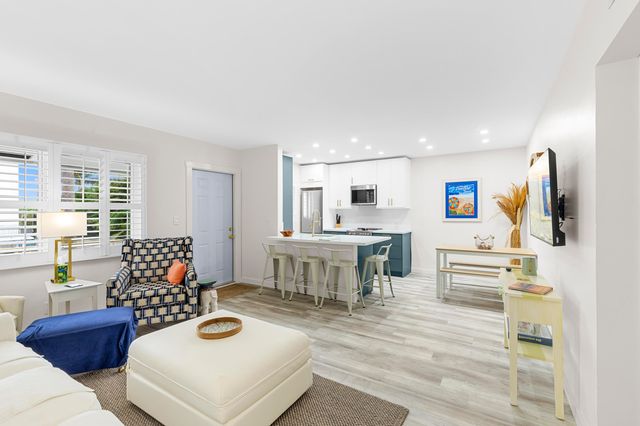 1907 NE 4TH Street 6, Deerfield Beach, FL 33441
