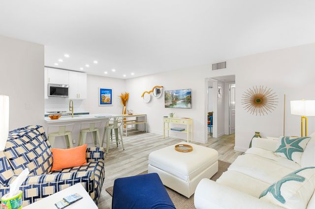 1907 NE 4TH Street 6, Deerfield Beach, FL 33441