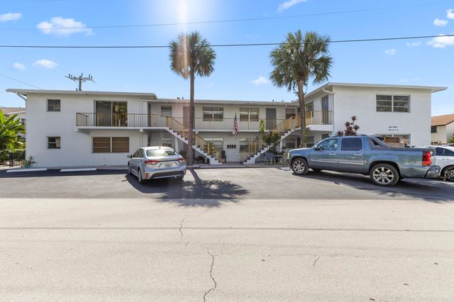 1907 NE 4TH Street 6, Deerfield Beach, FL 33441