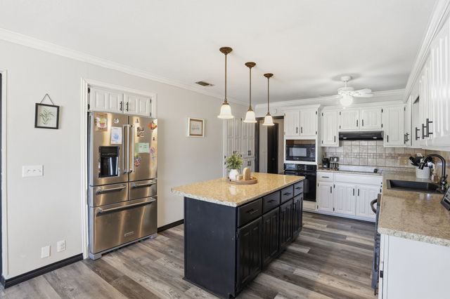 1050 Post Oak Lane, Reno, TX 75462