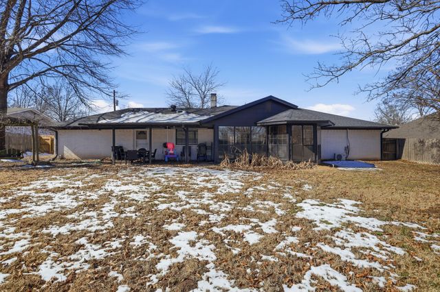 1050 Post Oak Lane, Reno, TX 75462