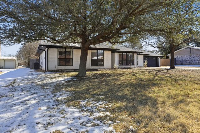 1050 Post Oak Lane, Reno, TX 75462