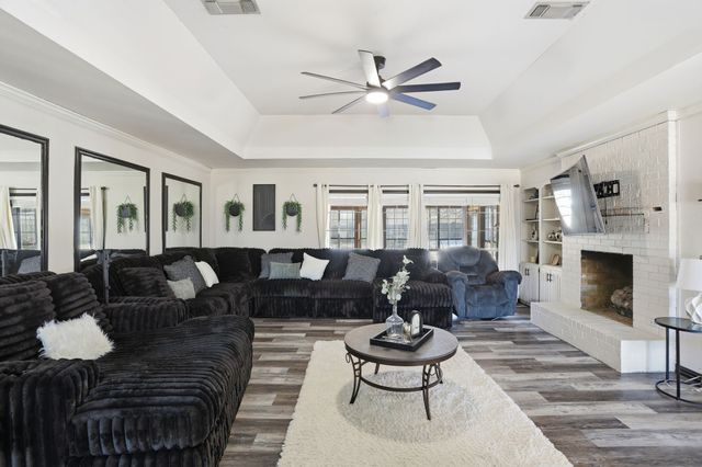 1050 Post Oak Lane, Reno, TX 75462