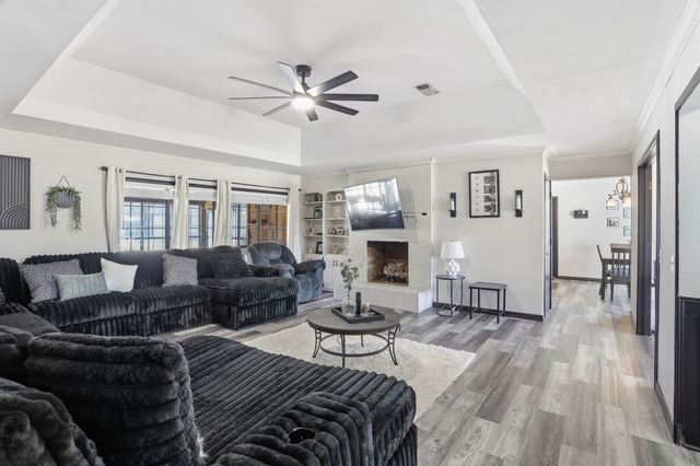 1050 Post Oak Lane, Reno, TX 75462