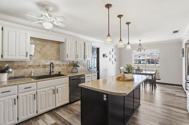 1050 Post Oak Lane, Reno, TX 75462