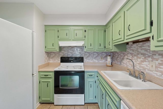 1035 Heritage Dr, Madison, TN 37115