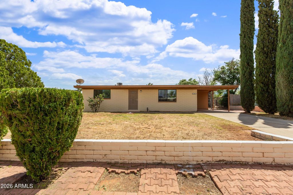 Image 1 of property listing at 20 E BROWN Drive, Sierra Vista, AZ 85635