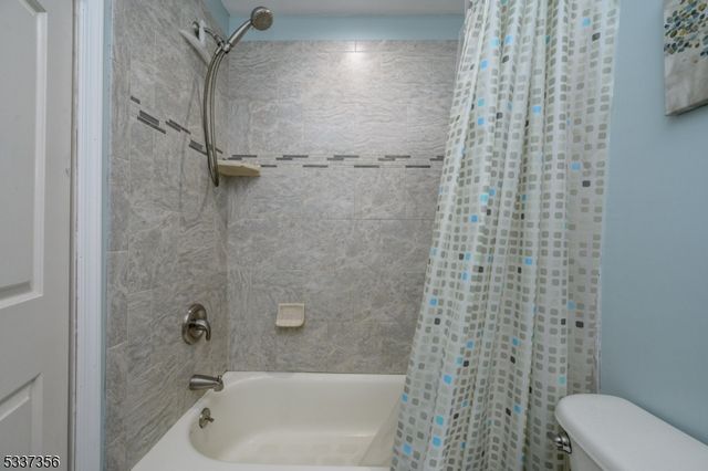 87 Driftwood Dr, Franklin Twp., NJ 08873