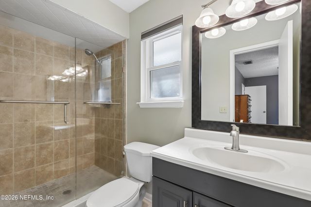 3842 FERNGLEN Drive, Jacksonville, FL 32277