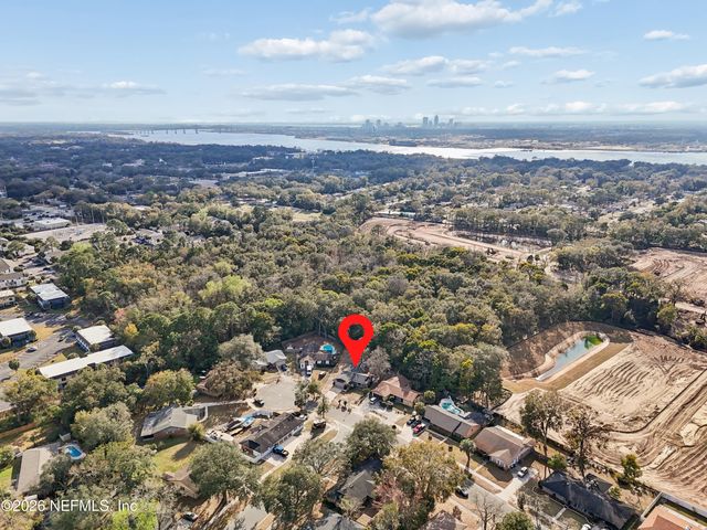 3842 FERNGLEN Drive, Jacksonville, FL 32277