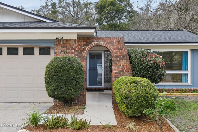 3842 FERNGLEN Drive, Jacksonville, FL 32277