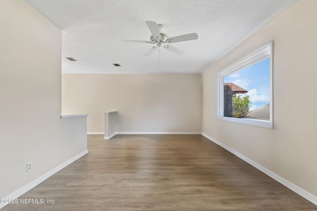 3842 FERNGLEN Drive, Jacksonville, FL 32277