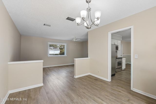 3842 FERNGLEN Drive, Jacksonville, FL 32277