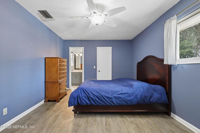 3842 FERNGLEN Drive, Jacksonville, FL 32277