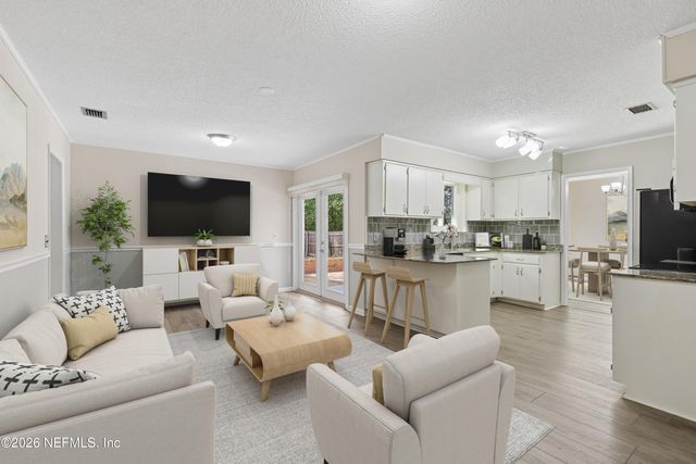 3842 FERNGLEN Drive, Jacksonville, FL 32277