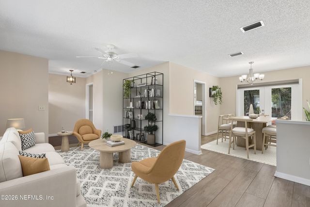 3842 FERNGLEN Drive, Jacksonville, FL 32277