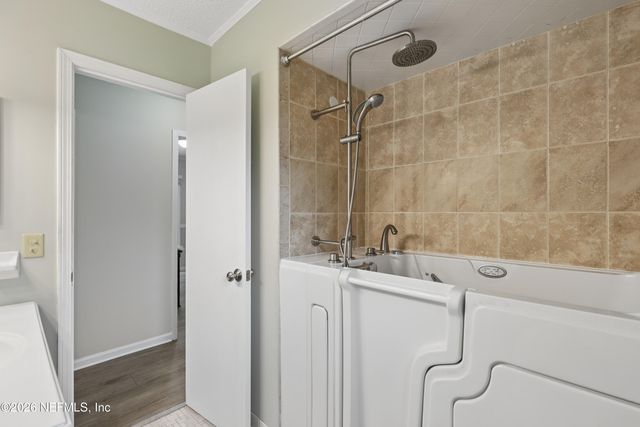 3842 FERNGLEN Drive, Jacksonville, FL 32277