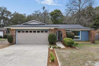 3842 FERNGLEN Drive, Jacksonville, FL 32277